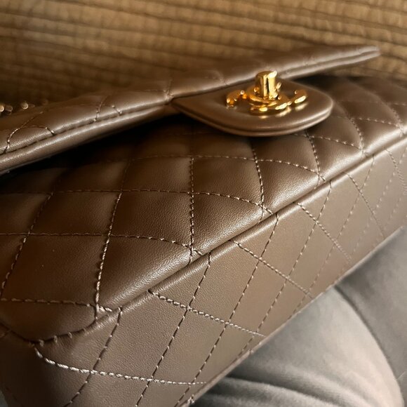 Chanel Quilted Classic Leather Flap Bag - Picture 4 of 16